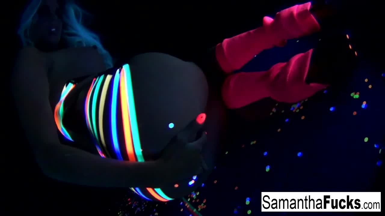 Samantha gets off in this super hot black light solo